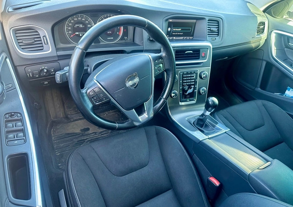 Volvo V60 cena 29500 przebieg: 266000, rok produkcji 2012 z Jedlina-Zdrój małe 106